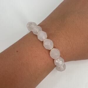 white stretchy beaded acrylic bracelet